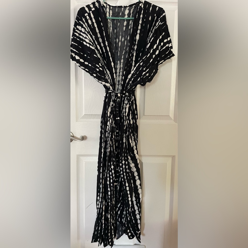 Black and White Tie-Dye Maxi Kaftan Komono with Waist Tie